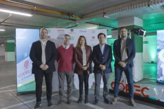 Copec Voltex y Tucar inauguran hub de carga eléctrica en Santiago con 106 cargadores