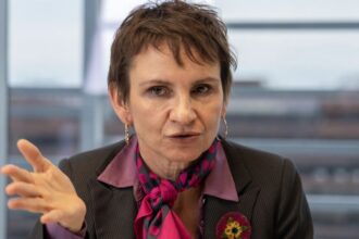 Carolina Tohá valora retirada de agregados militares de embajada en Tel Aviv