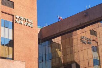 Director del Hospital San José se defiende ante acusaciones y polémica laboral