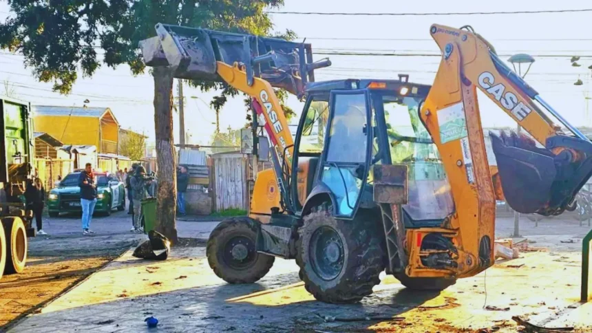 Demolición de mausoleo narco en Peñaflor termina con una detención