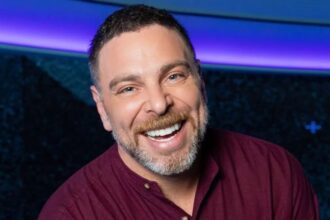 José Antonio Neme causa hilaridad al interrumpir sin darse cuenta