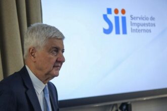 Director del SII revela irregularidades en licencias médicas: 700 organismos bajo la lupa