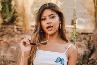 Ignacia Antonia olvida sus costosos AirPods Max en aeropuerto de Chile