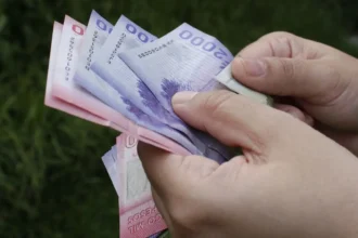 Posible aumento del Subsidio Familiar en medio de negociaciones políticas