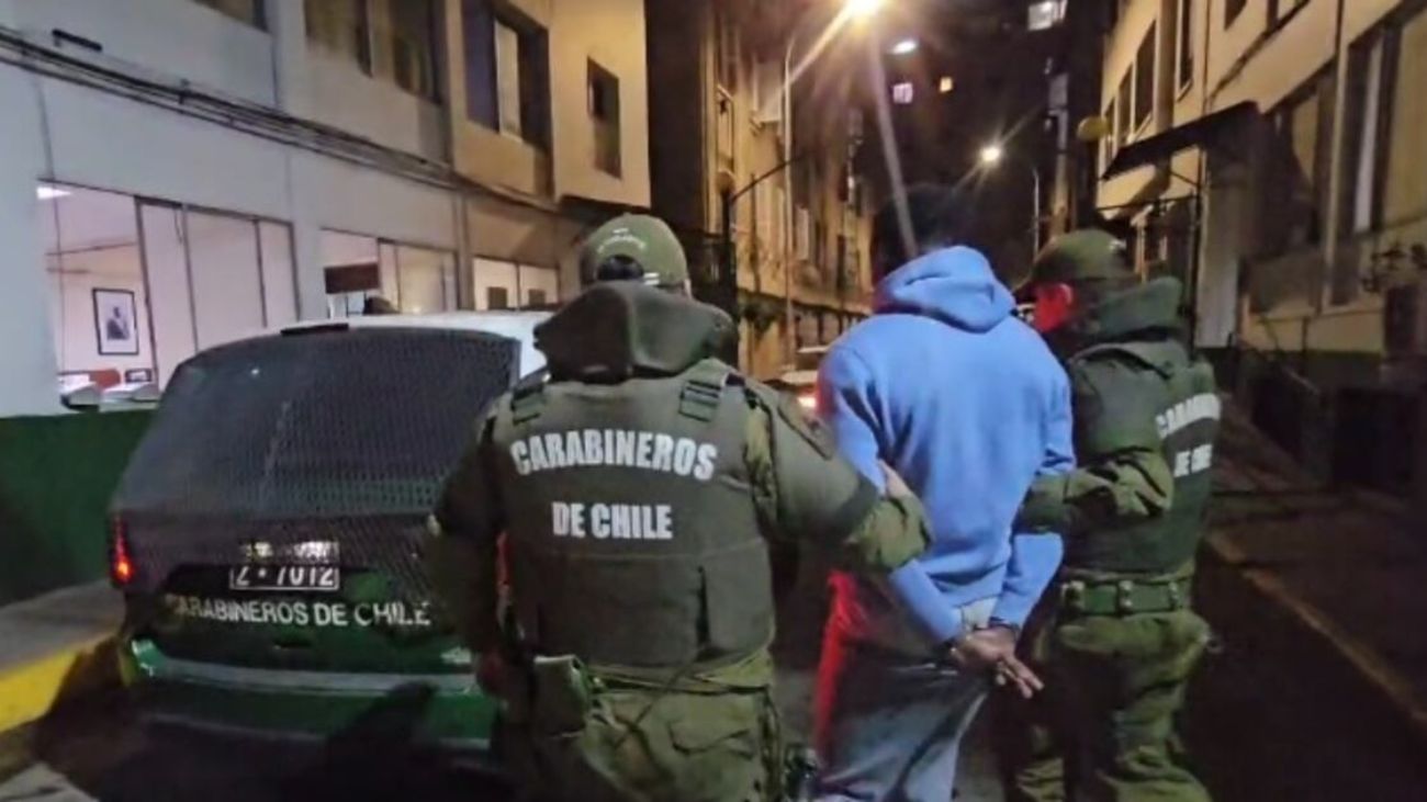 Detienen a colombiano por homicidio frustrado en Estación Central, Santiago