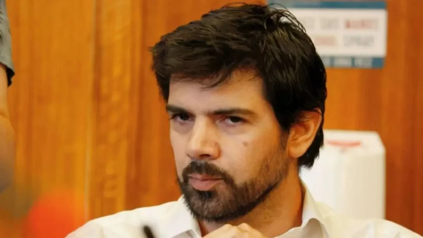 Querella por malversación de caudales públicos contra Joaquín Lavín y otros