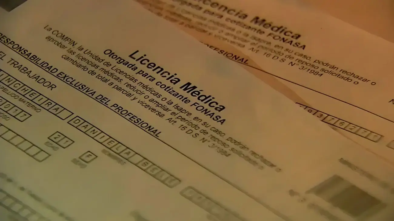 Duras críticas de trabajadores municipales a contralora en licencias médicas Duras críticas de trabajadores municipales a contralora en licencias médicas