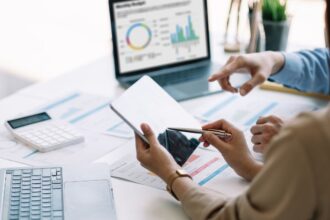 Inteligencia artificial revoluciona la industria financiera y transforma finanzas personales