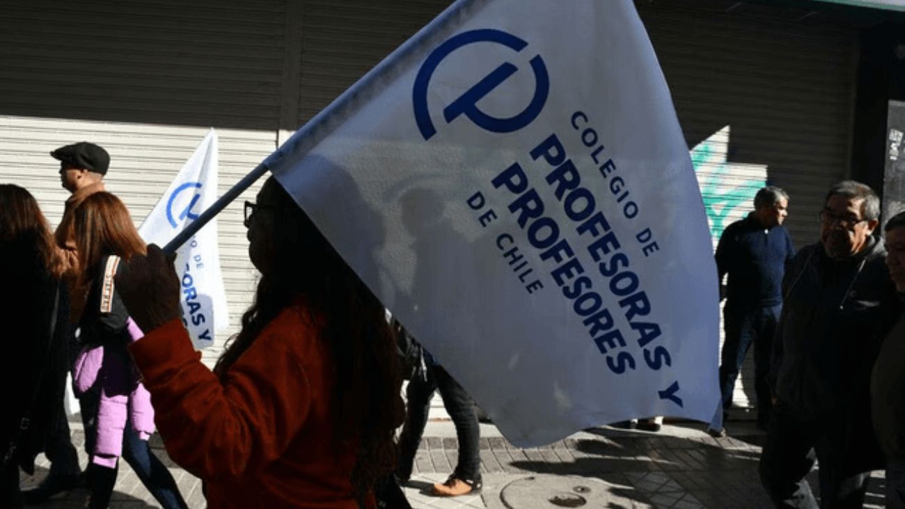 Paro Nacional de Profesores: Demandas y Posturas en Debate Paro Nacional de Profesores: Demandas y Posturas en Debate