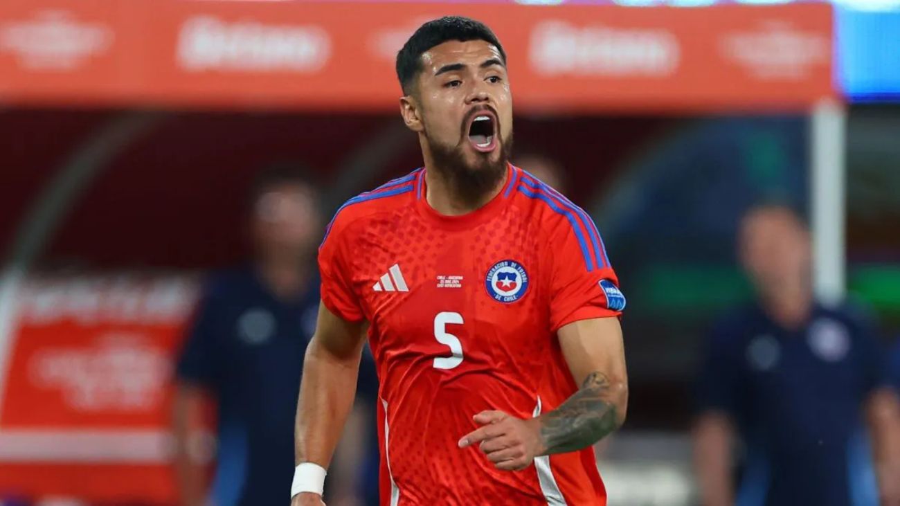 Posible baja de Paulo Díaz en choque clave de la Roja