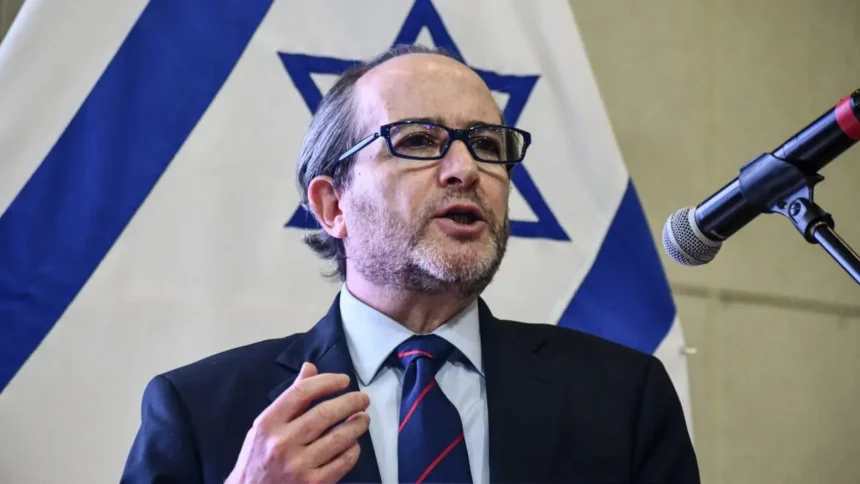 Embajador de Israel desacredita medidas de Gabriel Boric contra su país