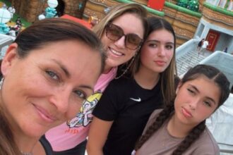 Paula Pavic disfruta en Universal Studios con sus hijas en mundo Nintendo