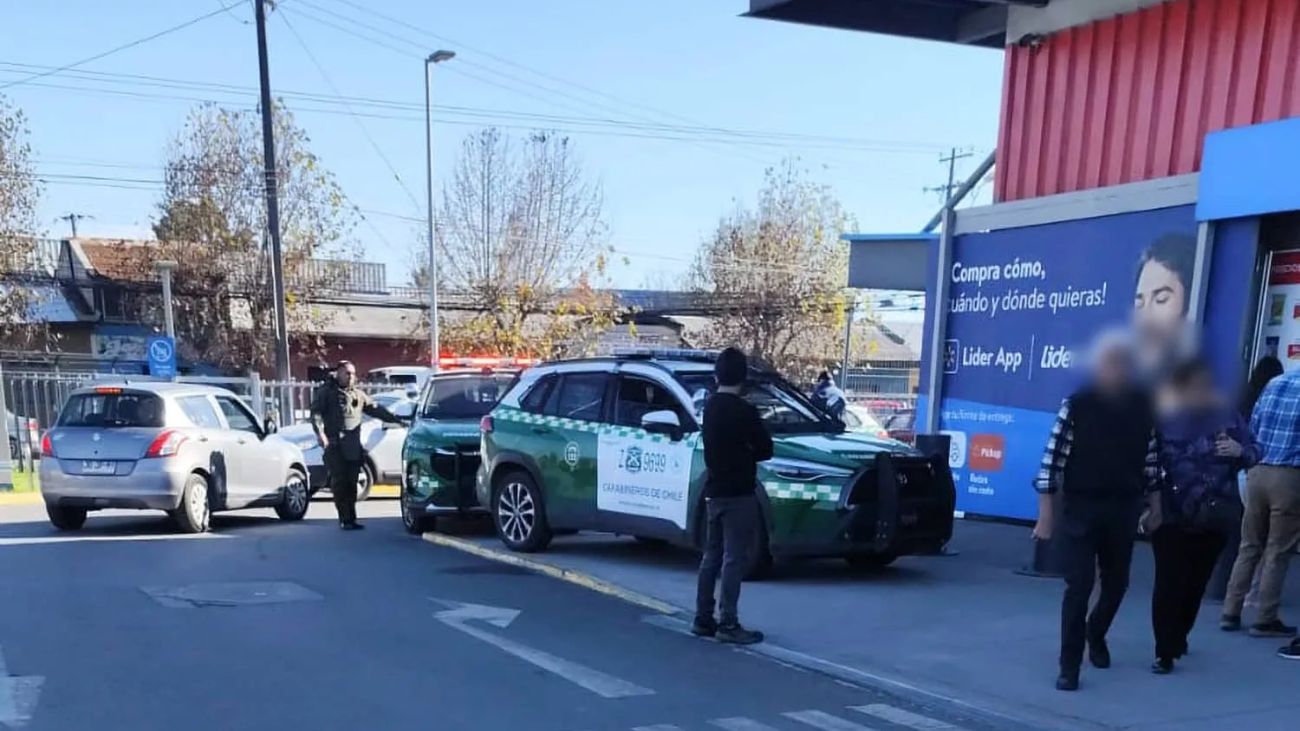 Detienen a sujeto armado en supermercado de Curicó: Prisión preventiva otorgada Detienen a sujeto armado en supermercado de Curicó: Prisión preventiva otorgada