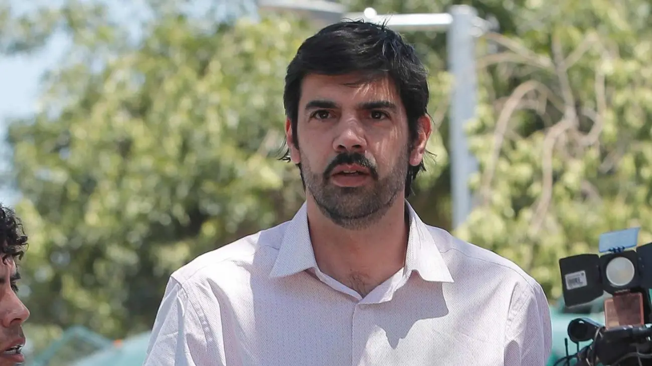 Fiscal confirma avances en investigación por facturas falsas de diputado Lavín Fiscal confirma avances en investigación por facturas falsas de diputado Lavín