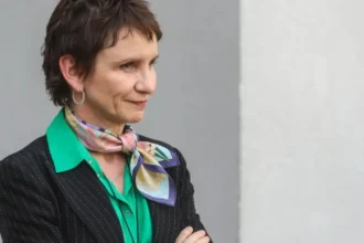 Candidata aborda caso de dirigente mapuche desaparecida en debate público