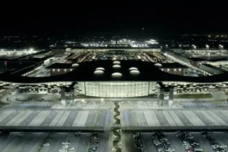Modernización del Aeropuerto de Santiago: Plan para triplicar pasajeros y más estacionamientos