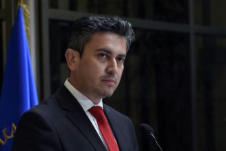 Diputado acusado de fraude aún en prisión pese a cambio de medida