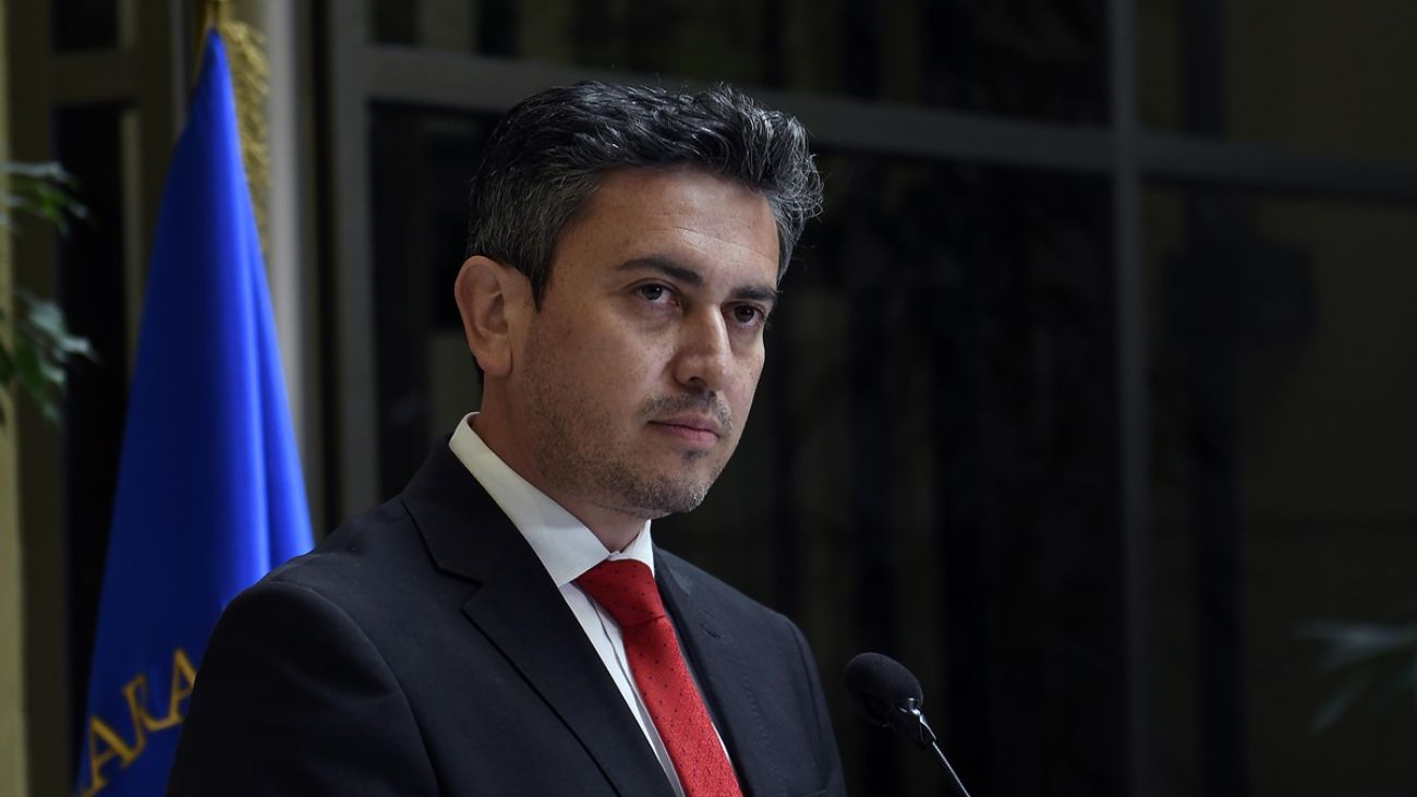 Diputado acusado de fraude aún en prisión pese a cambio de medida