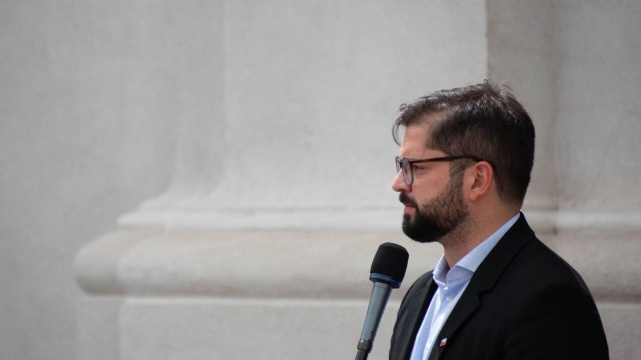 Gabriel Boric aclara acusaciones de nepotismo: "No la contraté yo" Gabriel Boric aclara acusaciones de nepotismo: "No la contraté yo"