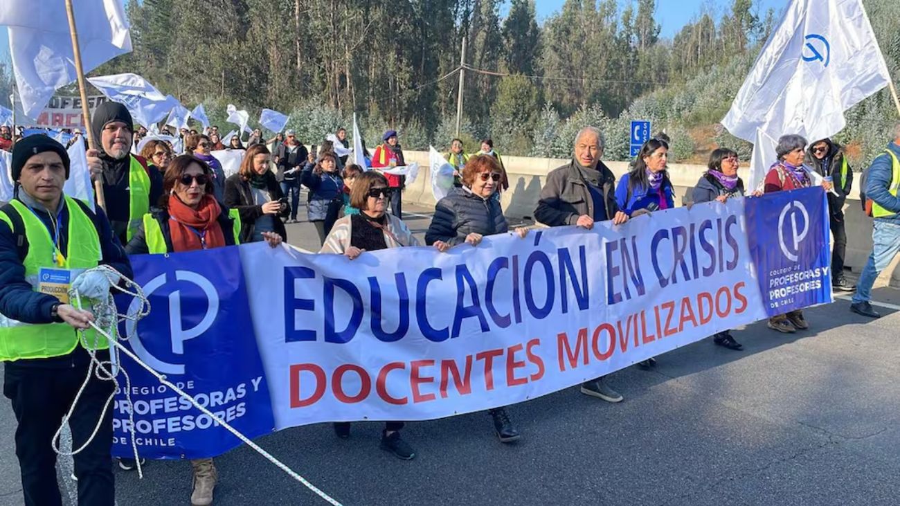 Profesores marchan por soluciones concretas a su "Agenda Corta"