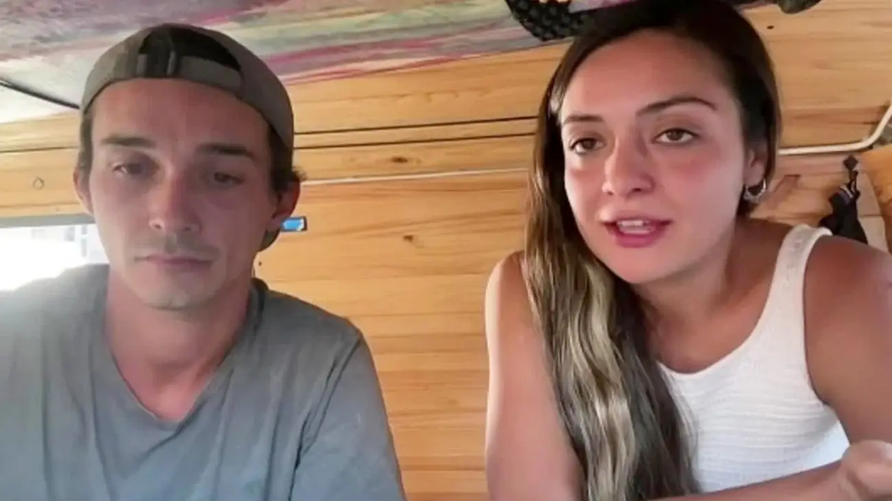 Bloqueos en Bolivia impiden a pareja chilena salir del país Bloqueos en Bolivia impiden a pareja chilena salir del país