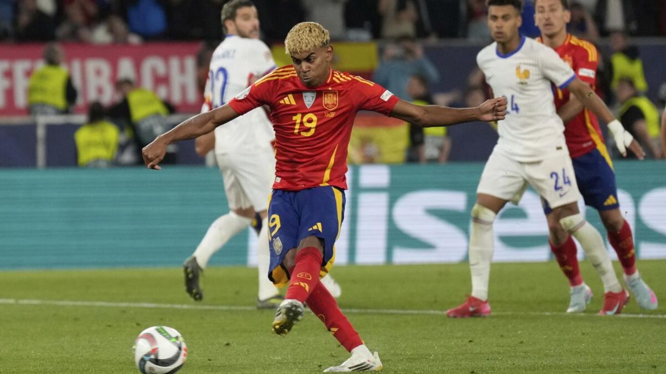 España vence a Francia 5-4 en vibrante semifinal de Liga de Naciones
