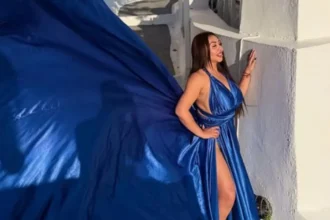 Naya Fácil reaparece en Santorini tras hospitalización por pielonefritis