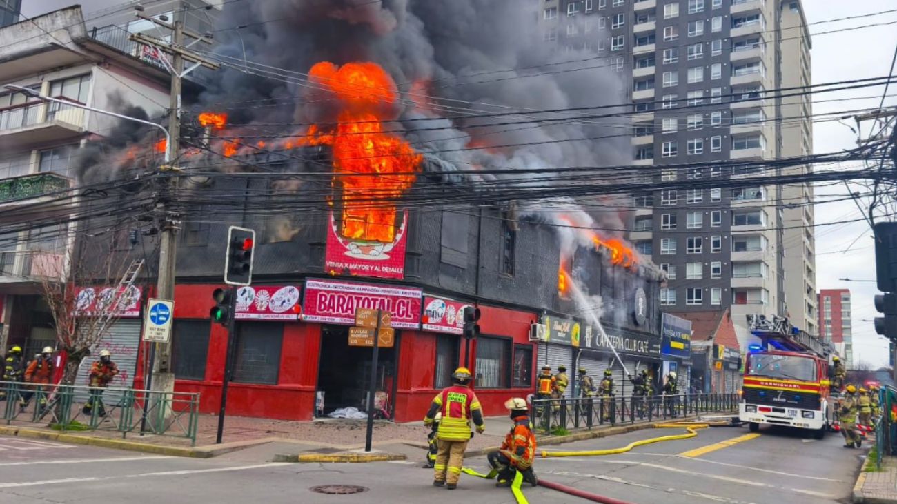 Incendio causa destrozos en Temuco y pone en riesgo empleos Incendio causa destrozos en Temuco y pone en riesgo empleos