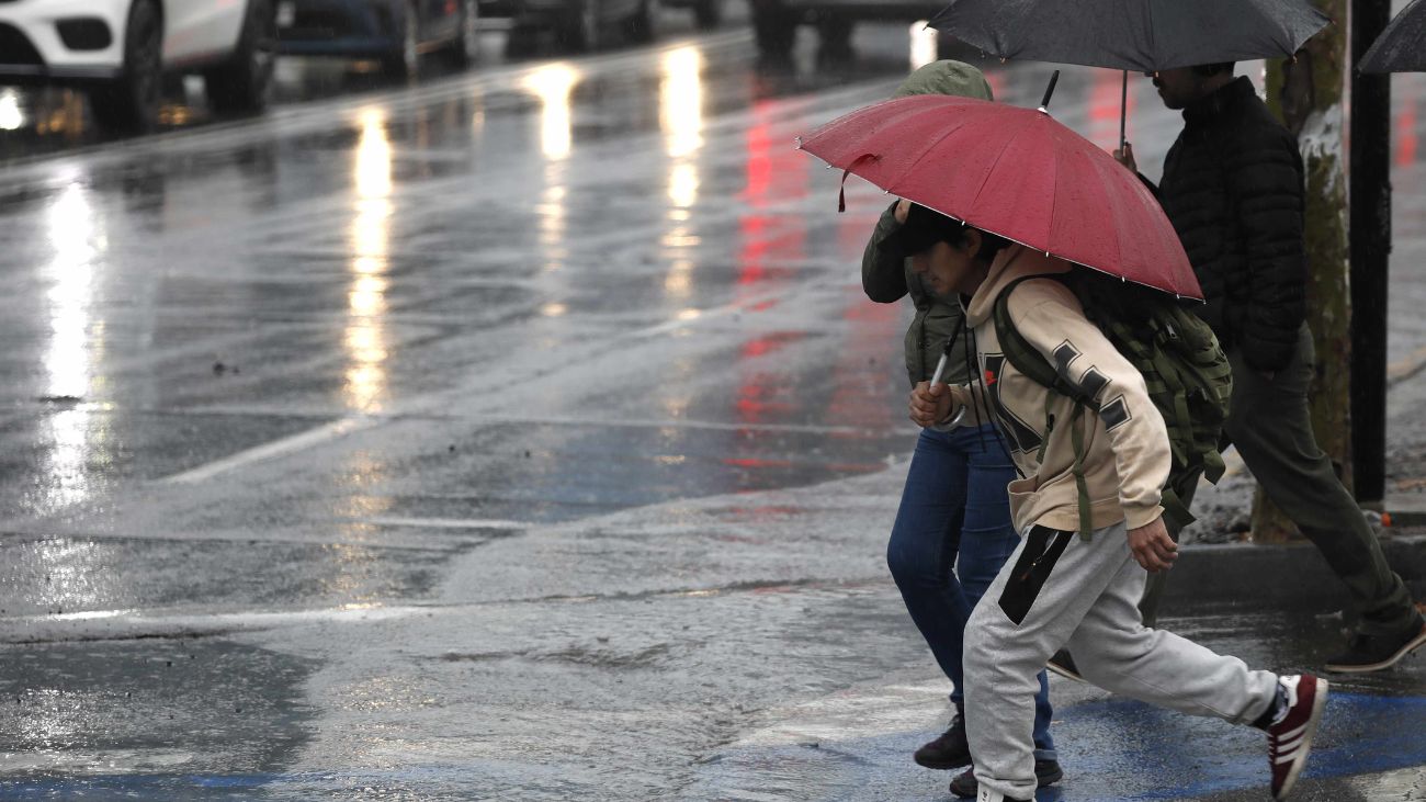 Lluvia y viento: pronóstico del tiempo para este miércoles en Chile Lluvia y viento: pronóstico del tiempo para este miércoles en Chile