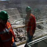 Orden judicial obliga a 105 trabajadores de Minera Escondida a devolver $8,5 millones each
