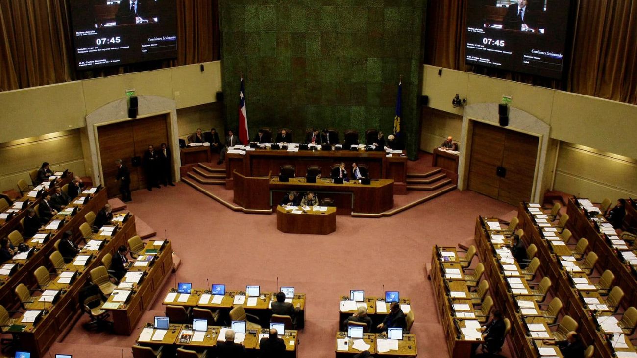 Aprobada reforma electoral: umbral 5% y sanción a parlamentarios fugados