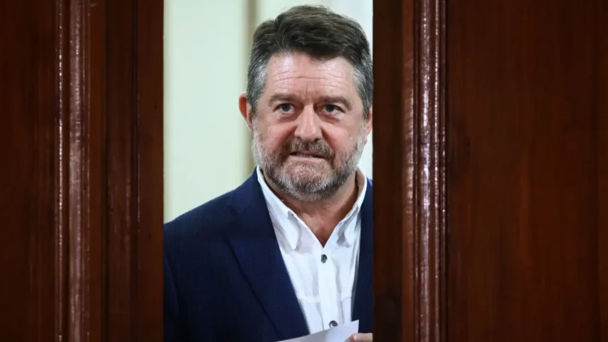 Claudio Orrego se defiende ante presuntas irregularidades en Gobierno de Santiago