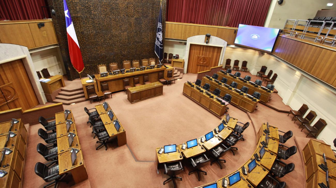 Debate político por proyecto que afectaría pensión vitalicia de presidente Debate político por proyecto que afectaría pensión vitalicia de presidente