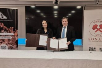 Sonami y Aprimin firman convenio para mejorar seguridad en pequeña minería
