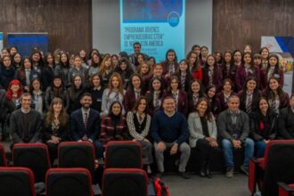 Programa "Jóvenes Emprendedoras STEM" impacta a más de 80 estudiantes en Chile