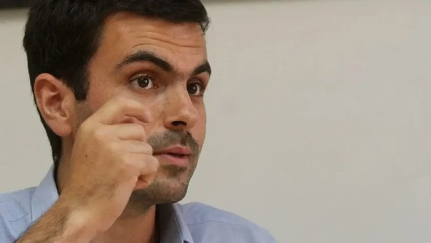 Defensa de Simón Acuña apela rechazo de arresto domiciliario.