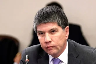 Exsubsecretario Manuel Monsalve trasladado a clínica por dolores estomacales