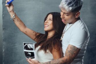 Ignacia Antonia emociona a sus seguidores al revelar embarazo de AK4:20