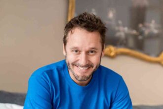 Benjamín Vicuña despierta sospechas de séptima paternidad en redes sociales