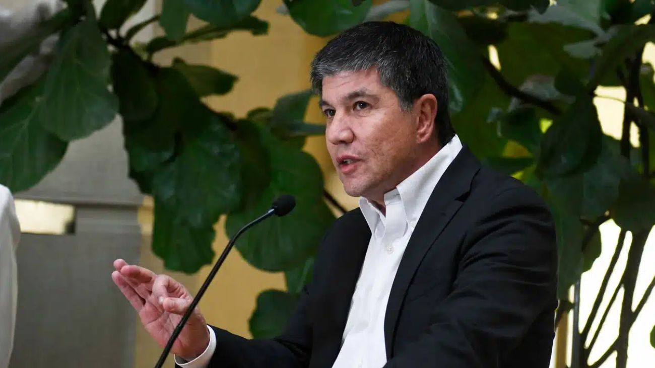 Manuel Monsalve intervenido de urgencia: bajo custodia de Carabineros Manuel Monsalve intervenido de urgencia: bajo custodia de Carabineros