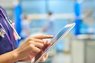 Ofertas laborales en salud de Carabineros: postula para nuevos cargos remunerados