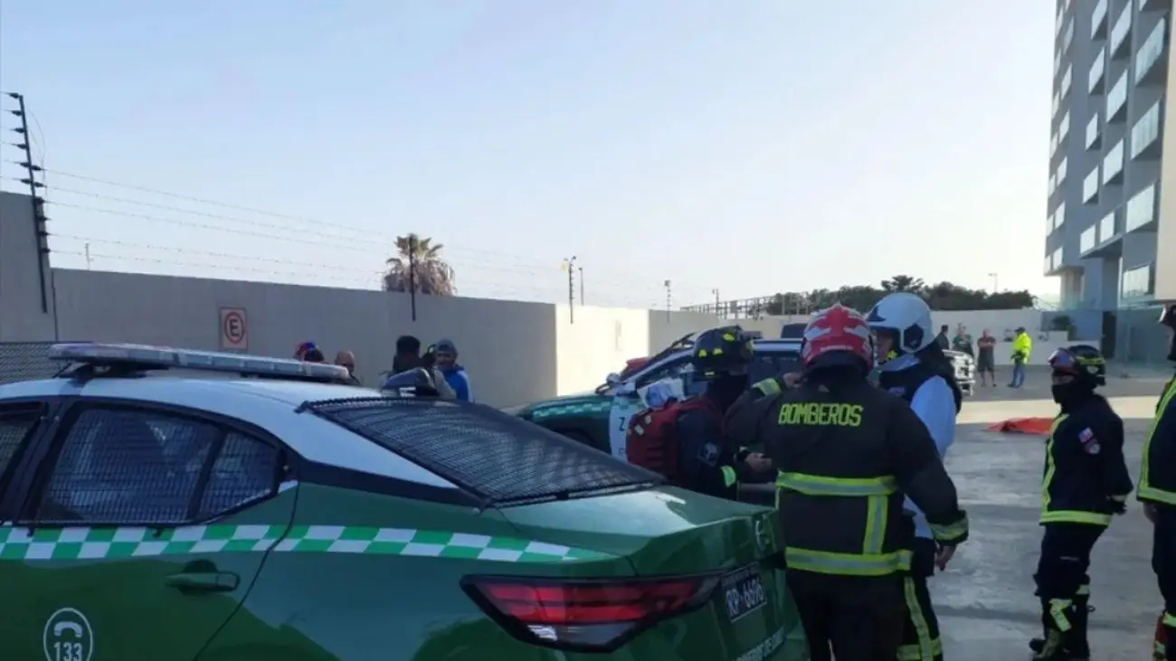 Tragedia en Antofagasta: adolescente fallece tras caer desde piso 12 Tragedia en Antofagasta: adolescente fallece tras caer desde piso 12