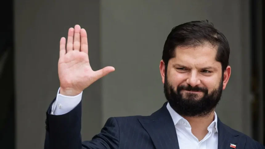 Informe crítico: Gabriel Boric acusado de favorecer la impunidad en compraventa de casa