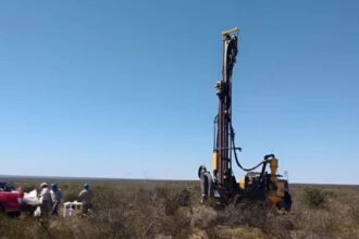 First Andes Silver inicia programa de perforación de 2.000 metros en Santas Gloria, Perú