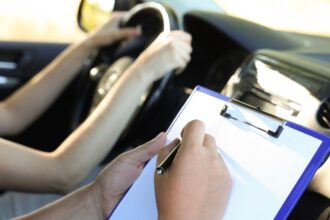 Lundin Mining y Minera Candelaria brindan curso de licencia de conducir a 19 estudiantes en Tierra Amarilla