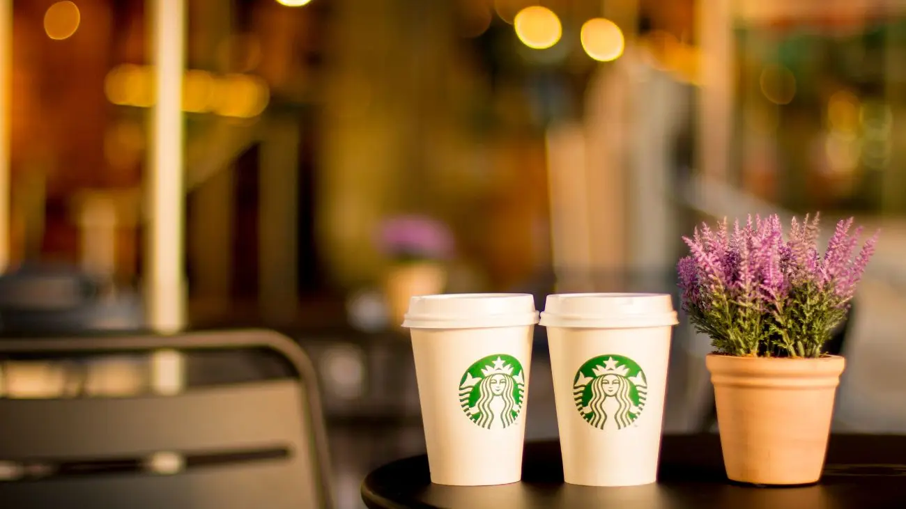 Descuentos en café de Starbucks para combatir el frío del invierno