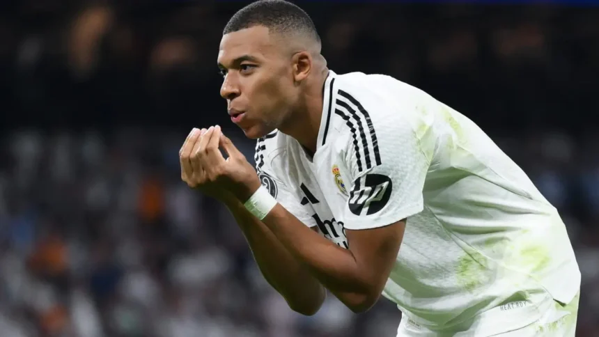 Kylian Mbappé hospitalizado por gastroenteritis: Estado de cara a próximo partido
