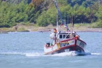 Restos de embarcación hallados en Lota no están vinculados con naufragio