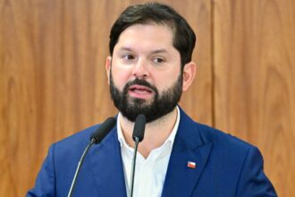 Presidente Gabriel Boric defiende postura ante ataque de EEUU a Irán