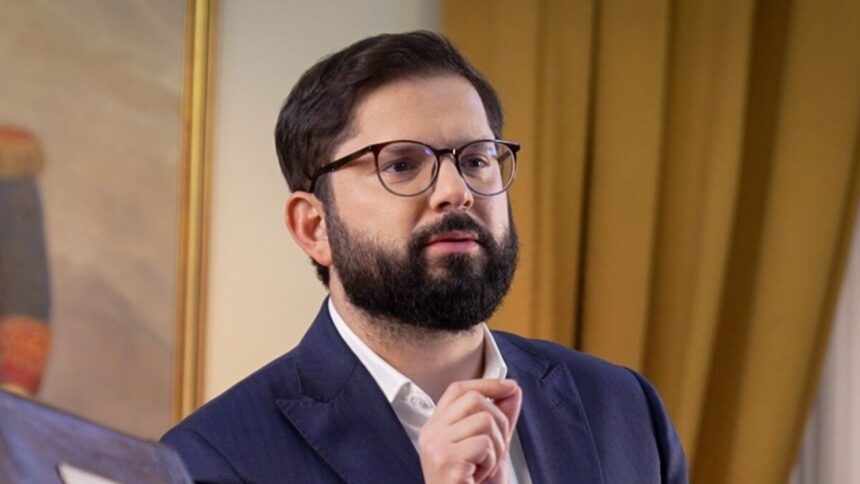 Llamado a Presidente Boric a declinar participación en cumbre BRICS